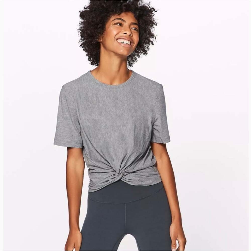 Lululemon Crescent Tee Womens Size 6 Gray Twist Front Short Sleeve T Shirt